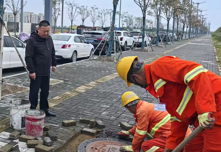 王利